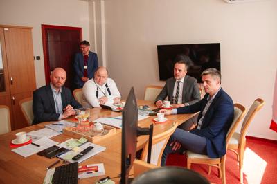 Wicemarszałek Sebastian Ciemnoczołowski na spotkaniu z Prezydentem i Wiceprezydentem Zielonej Góry