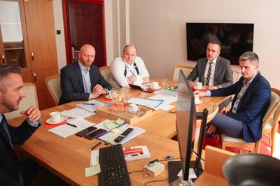 Wicemarszałek Sebastian Ciemnoczołowski na spotkaniu z Prezydentem i Wiceprezydentem Zielonej Góry