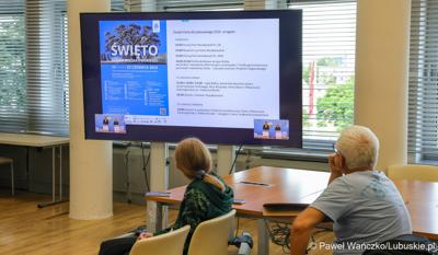 Uczestnicy konferencji prasowej dot. Święta Parku Mużakowskiego, które odbędzie się w dniach 22-23 czerwca