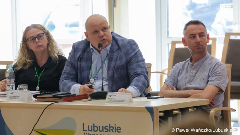 Uczestnicy posiedzenia Wojewódzkiej Rady Dialogu Społecznego w Zielonej Górze