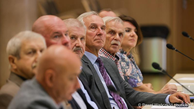 Uczestnicy posiedzenia Wojewódzkiej Rady Dialogu Społecznego w Zielonej Górze
