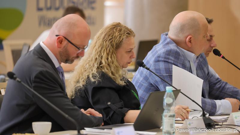 Uczestnicy posiedzenia Wojewódzkiej Rady Dialogu Społecznego w Zielonej Górze