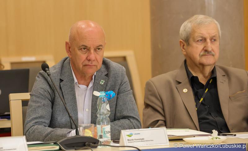 Uczestnicy posiedzenia Wojewódzkiej Rady Dialogu Społecznego w Zielonej Górze