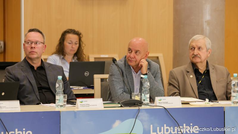 Uczestnicy posiedzenia Wojewódzkiej Rady Dialogu Społecznego w Zielonej Górze