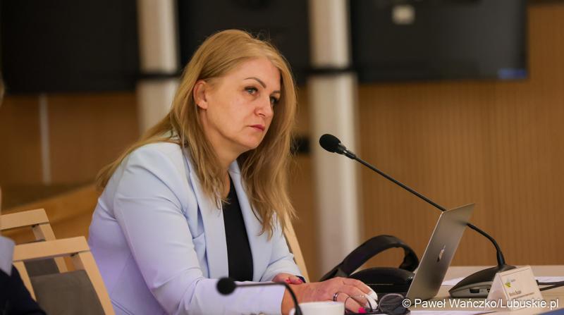 Uczestniczka posiedzenia Wojewódzkiej Rady Dialogu Społecznego w Zielonej Górze