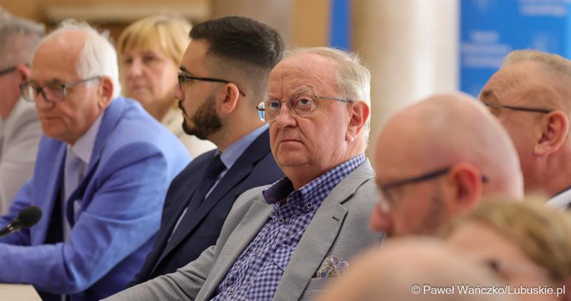 Uczestnicy posiedzenia Wojewódzkiej Rady Dialogu Społecznego w Zielonej Górze