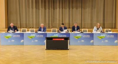 Uczestnicy posiedzenia Wojewódzkiej Rady Dialogu Społecznego w Zielonej Górze