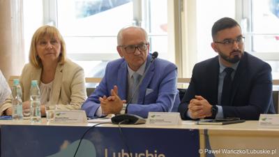 Uczestnicy posiedzenia Wojewódzkiej Rady Dialogu Społecznego w Zielonej Górze