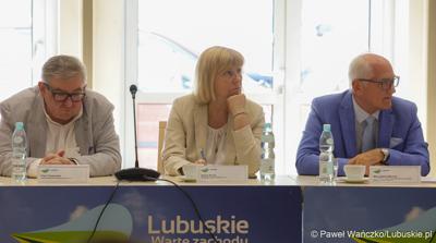 Uczestnicy posiedzenia Wojewódzkiej Rady Dialogu Społecznego w Zielonej Górze