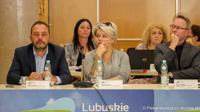 Uczestnicy posiedzenia Wojewódzkiej Rady Dialogu Społecznego w Zielonej Górze