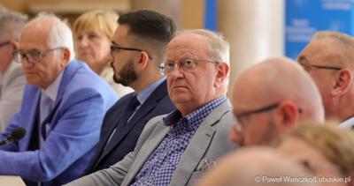 Uczestnicy posiedzenia Wojewódzkiej Rady Dialogu Społecznego w Zielonej Górze