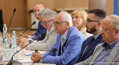 Uczestnicy posiedzenia Wojewódzkiej Rady Dialogu Społecznego w Zielonej Górze