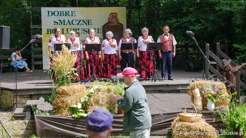 Uczestnicy imprezy „Dobre, smaczne, bo lubuskie” w Muzeum Etnograficznym w zielonogórskiej Ochli