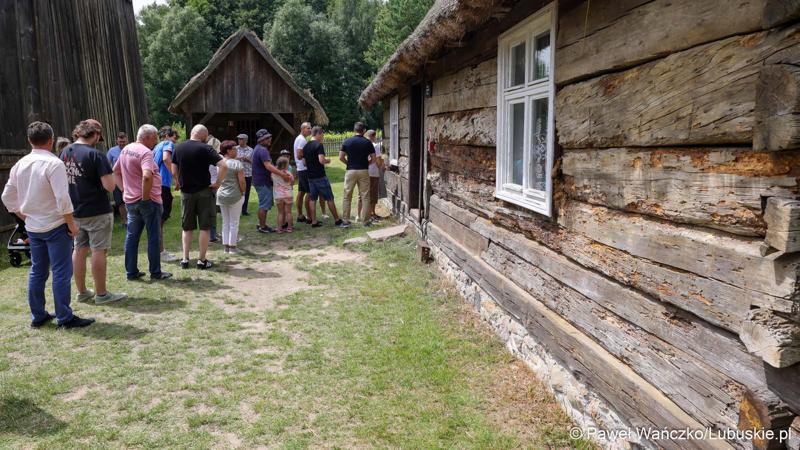 Uczestnicy imprezy „Dobre, smaczne, bo lubuskie” w Muzeum Etnograficznym w zielonogórskiej Ochli