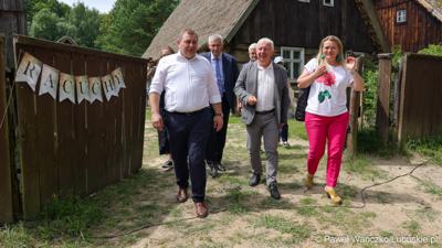 Uczestnicy imprezy „Dobre, smaczne, bo lubuskie” w Muzeum Etnograficznym w zielonogórskiej Ochli