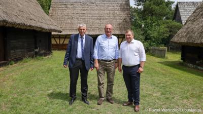 Uczestnicy imprezy „Dobre, smaczne, bo lubuskie” w Muzeum Etnograficznym w zielonogórskiej Ochli