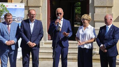 Uroczyste otwarcie zrewitalizowanego Dworu w Muzeum Etnograficznym z Zielonej Górze - Ochli
