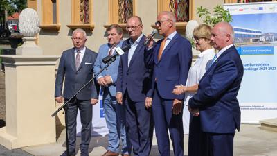 Uroczyste otwarcie zrewitalizowanego Dworu w Muzeum Etnograficznym z Zielonej Górze - Ochli
