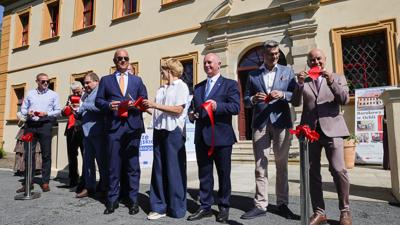 Uroczyste otwarcie zrewitalizowanego Dworu w Muzeum Etnograficznym z Zielonej Górze - Ochli