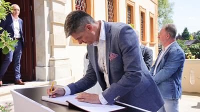 Uroczyste otwarcie zrewitalizowanego Dworu w Muzeum Etnograficznym z Zielonej Górze - Ochli