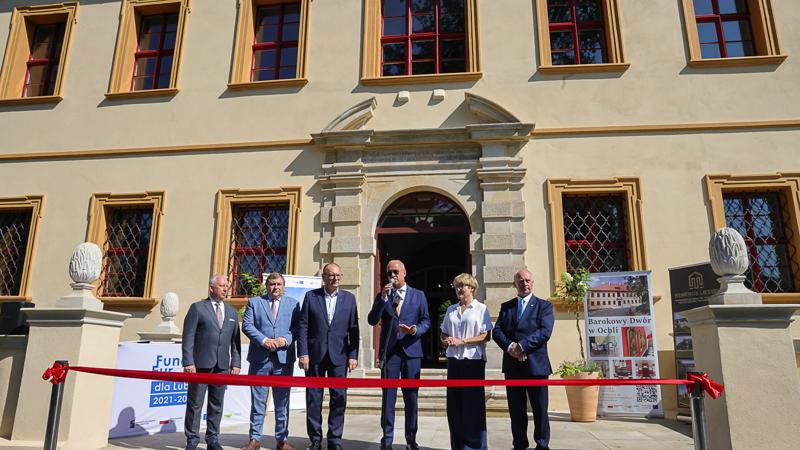 Uroczyste otwarcie zrewitalizowanego Dworu w Muzeum Etnograficznym z Zielonej Górze - Ochli
