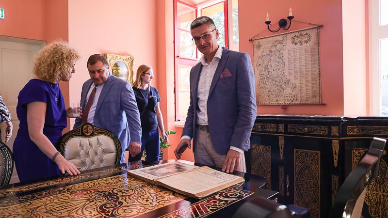 Uroczyste otwarcie zrewitalizowanego Dworu w Muzeum Etnograficznym z Zielonej Górze - Ochli