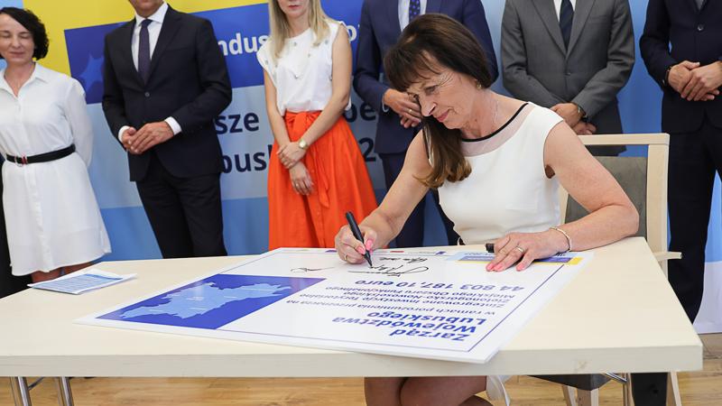 Podpisanie porozumień z samorządami realizującymi zintegrowane inwestycje terytorialne