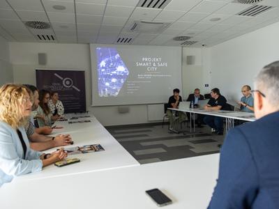 Park Technologii Kosmicznych w Zielonej Górze zaprezentował projekt na wykorzystanie dronów do poprawy bezpieczeństwa w miastach i powiatach.