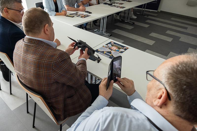 Park Technologii Kosmicznych w Zielonej Górze zaprezentował projekt na wykorzystanie dronów do poprawy bezpieczeństwa w miastach i powiatach.