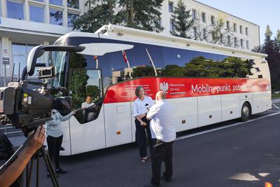 Zbiórka krwi przed urzędem marszałkowskim 