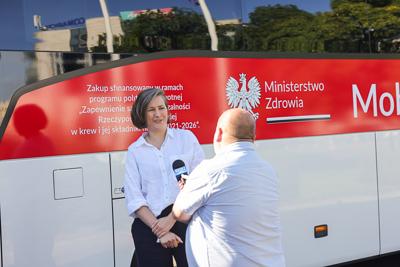 Zbiórka krwi przed urzędem marszałkowskim 