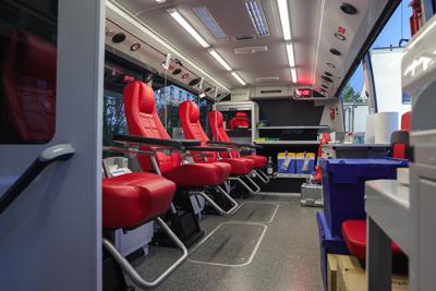 Zbiórka krwi przed urzędem marszałkowskim 