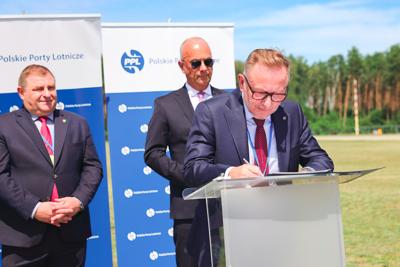W piątek, 26 lipca 2024 r. w Porcie Lotniczym Zielona Góra-Babimost podpisano list intencyjny ws. projektu budowy nowego terminala pasażerskiego. Jednym z sygnatariuszy dokumentu był marszałek Marcin Jabłoński.