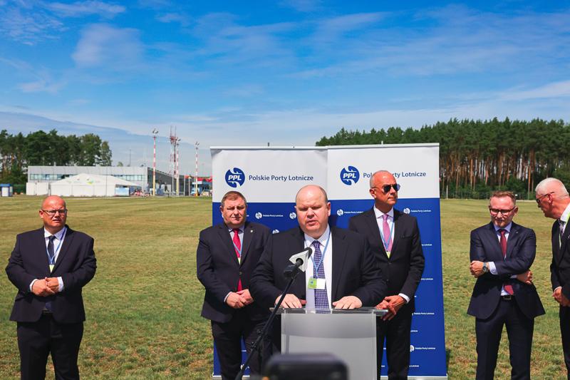 W piątek, 26 lipca 2024 r. w Porcie Lotniczym Zielona Góra-Babimost podpisano list intencyjny ws. projektu budowy nowego terminala pasażerskiego. Jednym z sygnatariuszy dokumentu był marszałek Marcin Jabłoński.