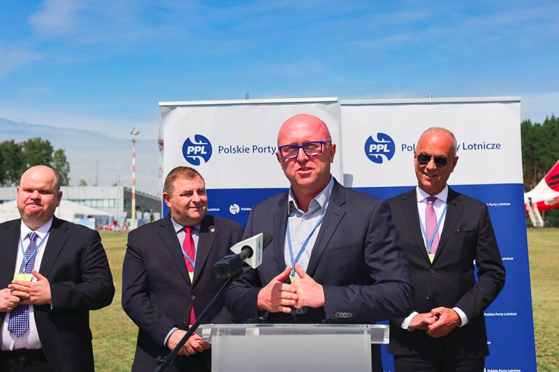 W piątek, 26 lipca 2024 r. w Porcie Lotniczym Zielona Góra-Babimost podpisano list intencyjny ws. projektu budowy nowego terminala pasażerskiego. Jednym z sygnatariuszy dokumentu był marszałek Marcin Jabłoński.