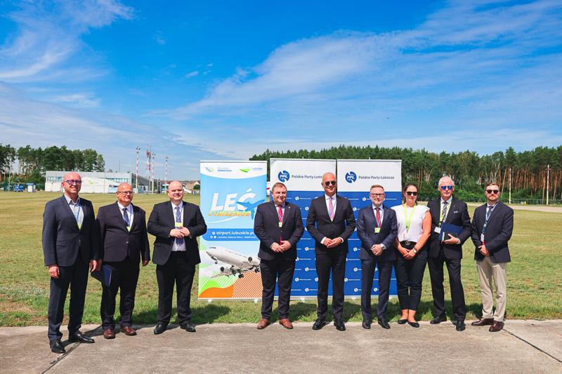 W piątek, 26 lipca 2024 r. w Porcie Lotniczym Zielona Góra-Babimost podpisano list intencyjny ws. projektu budowy nowego terminala pasażerskiego. Jednym z sygnatariuszy dokumentu był marszałek Marcin Jabłoński.