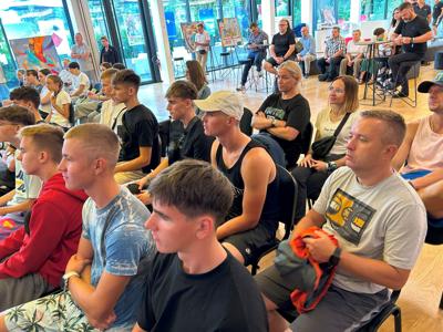2 sierpnia 2024 r. w Domu Polskim z Paryżem żegnało się 38 lubuskich przedsiębiorców – uczestników Misji Gospodarczej, a stolicę Francji w czasie Igrzysk Olimpijskich witało 36 młodych sportowców z lubuskich klubów