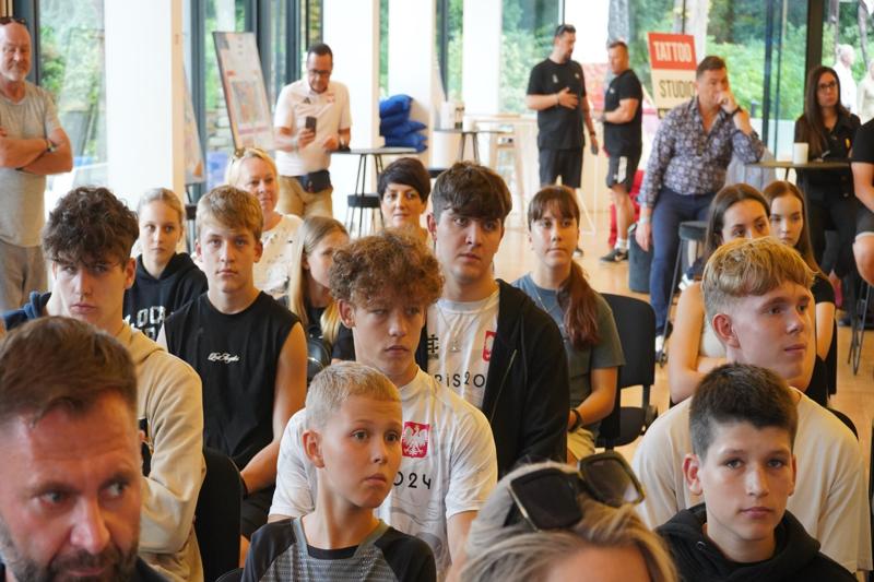 2 sierpnia 2024 r. w Domu Polskim z Paryżem żegnało się 38 lubuskich przedsiębiorców – uczestników Misji Gospodarczej, a stolicę Francji w czasie Igrzysk Olimpijskich witało 36 młodych sportowców z lubuskich klubów