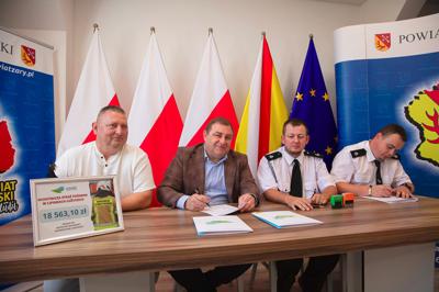 Jednostki OSP z województwa lubuskiego po raz kolejny otrzymały pieniądze na zakup nowego sprzętu i umundurowania