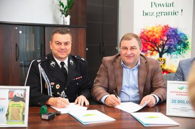 Jednostki OSP z województwa lubuskiego po raz kolejny otrzymały pieniądze na zakup nowego sprzętu i umundurowania
