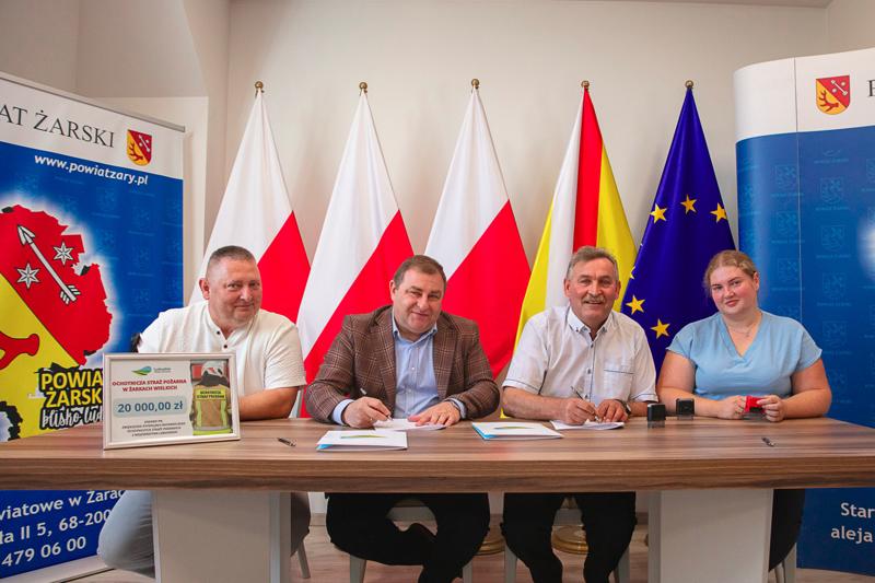Jednostki OSP z województwa lubuskiego po raz kolejny otrzymały pieniądze na zakup nowego sprzętu i umundurowania