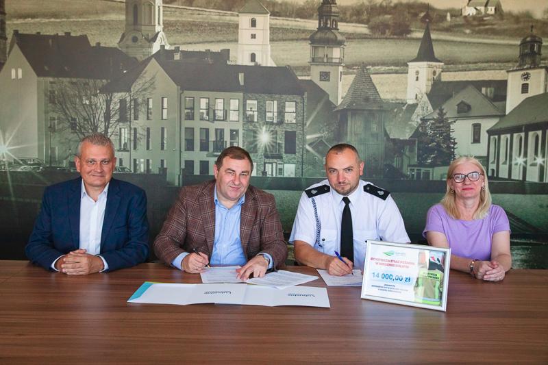 Jednostki OSP z województwa lubuskiego po raz kolejny otrzymały pieniądze na zakup nowego sprzętu i umundurowania