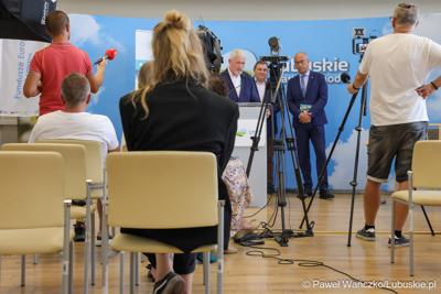 Uczestnicy konferencji prasowej poświęconej najnowszej edycji Festiwalu Muzyka w Raju (14 – 24 sierpnia 2024). 