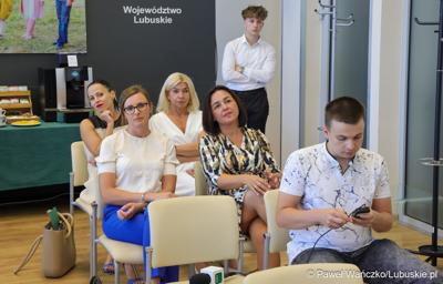 Uczestnicy konferencji prasowej dot. podpisania umowy o dofinansowanie projektu pod nazwą „Lubuskie Szkolnictwo Zawodowe dla Nowoczesnego Rynku Pracy”