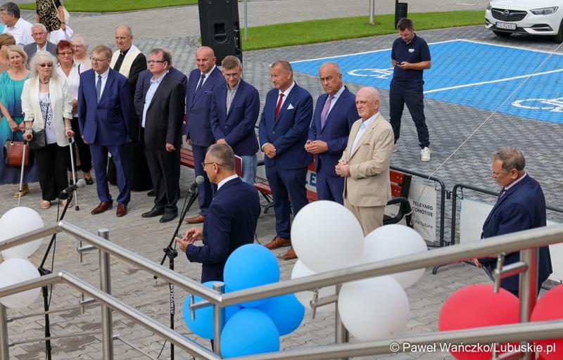 Przy ulicy Fabrycznej w Kostrzynie nad Odrą zaczął działać park wodny. W otwarciu obiektu 21 sierpnia 2024 r. uczestniczył marszałek województwa lubuskiego Marcin Jabłoński.