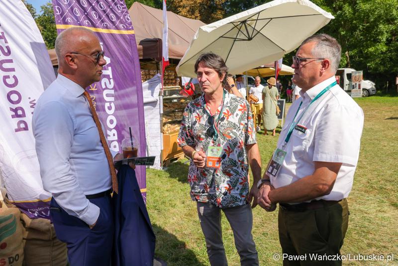 Uczestnicy Europejskich Targi Łowiectwa, Winiarstwa i Produktu Regionalnego ,,EKO – NATURA” w Gliśnie
