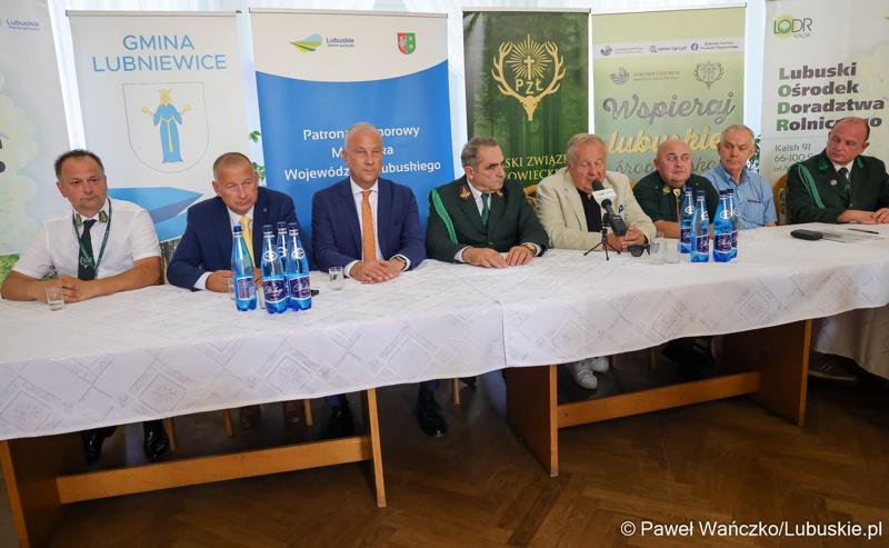 Uczestnicy Europejskich Targi Łowiectwa, Winiarstwa i Produktu Regionalnego ,,EKO – NATURA” w Gliśnie