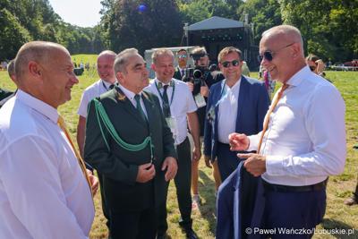 Uczestnicy Europejskich Targi Łowiectwa, Winiarstwa i Produktu Regionalnego ,,EKO – NATURA” w Gliśnie 