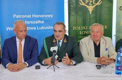 Uczestnicy Europejskich Targi Łowiectwa, Winiarstwa i Produktu Regionalnego ,,EKO – NATURA” w Gliśnie 