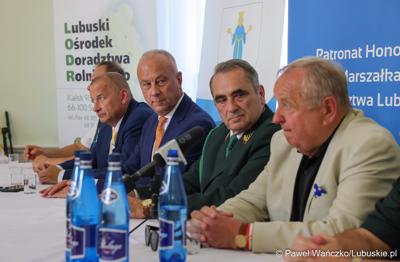 Uczestnicy Europejskich Targi Łowiectwa, Winiarstwa i Produktu Regionalnego ,,EKO – NATURA” w Gliśnie 